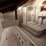 Chalet White Wolf
