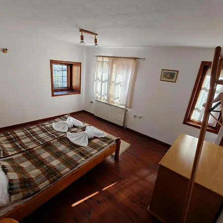 White Wolf Dağ evi