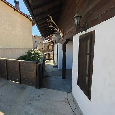 White Wolf Dağ evi
